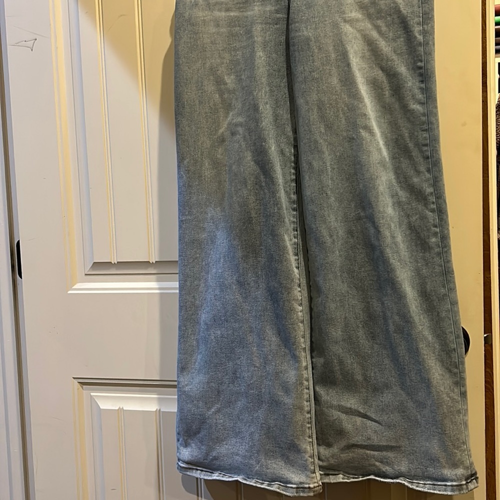 Risen blue jeans